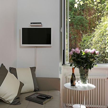 Bed and Breakfast Domus Croce Roma Exterior foto