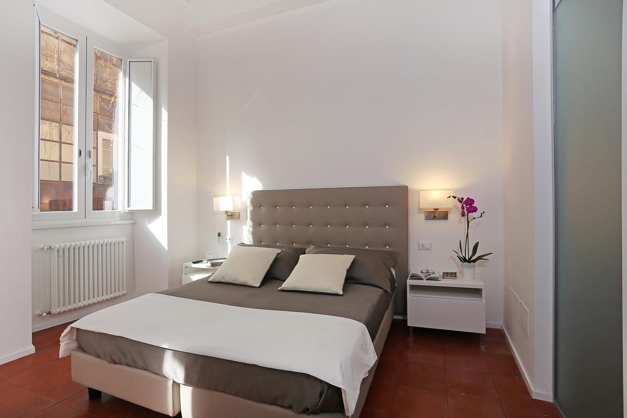 Bed and Breakfast Domus Croce Roma Exterior foto