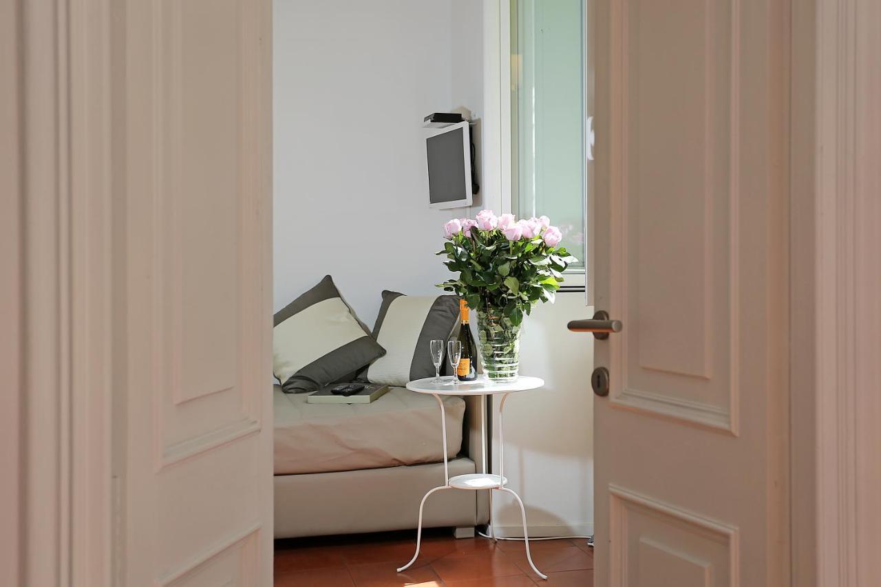 Bed and Breakfast Domus Croce Roma Exterior foto