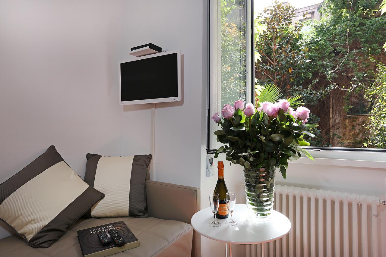 Bed and Breakfast Domus Croce Roma Exterior foto
